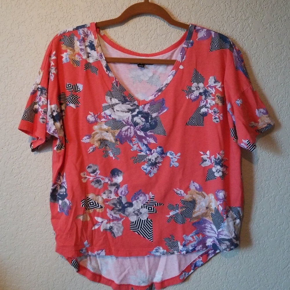 Hi-low graphic tee